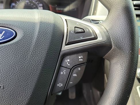 Used 2018 Ford Fusion SE w/ Fusion SE Technology Package image 17