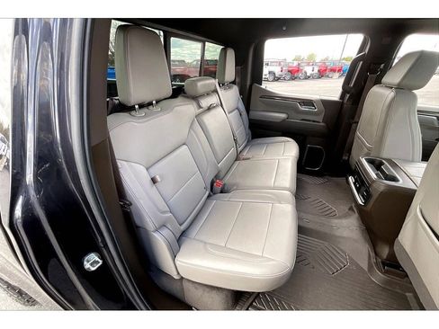 Used 2024 Chevrolet Silverado 1500 LT Trail Boss w/ LT Trail Boss Premium Package image 29