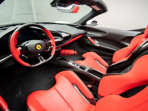 Used 2022 Ferrari SF90 Spider AWD/4WD image 19