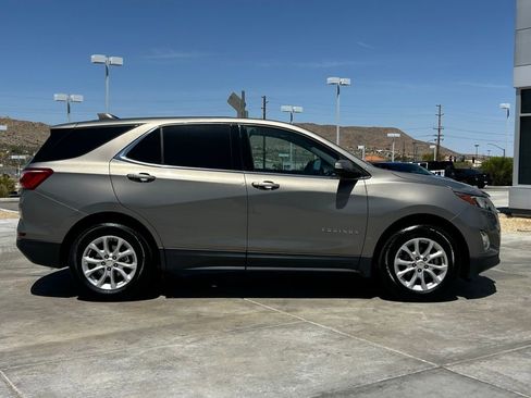 Used 2018 Chevrolet Equinox LT image 9