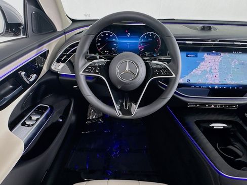 New 2026 Mercedes-Benz E 450 4MATIC Sedan image 4