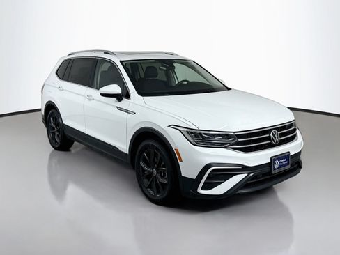 Certified 2024 Volkswagen Tiguan SE w/ Panoramic Sunroof Package AWD/4WD image 7