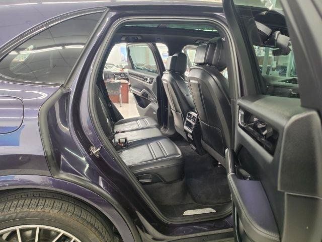 Used 2019 Porsche Cayenne AWD/4WD image 39