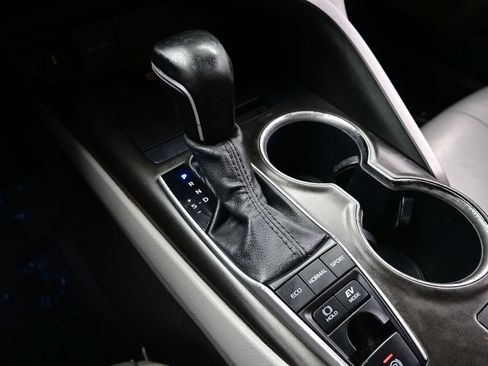 Used 2022 Toyota Camry XLE FWD image 18