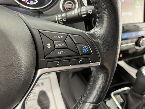 Used 2019 Nissan Rogue SV w/ Premium Package FWD image 18