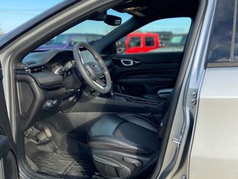 Used 2022 Jeep Compass Altitude image 16