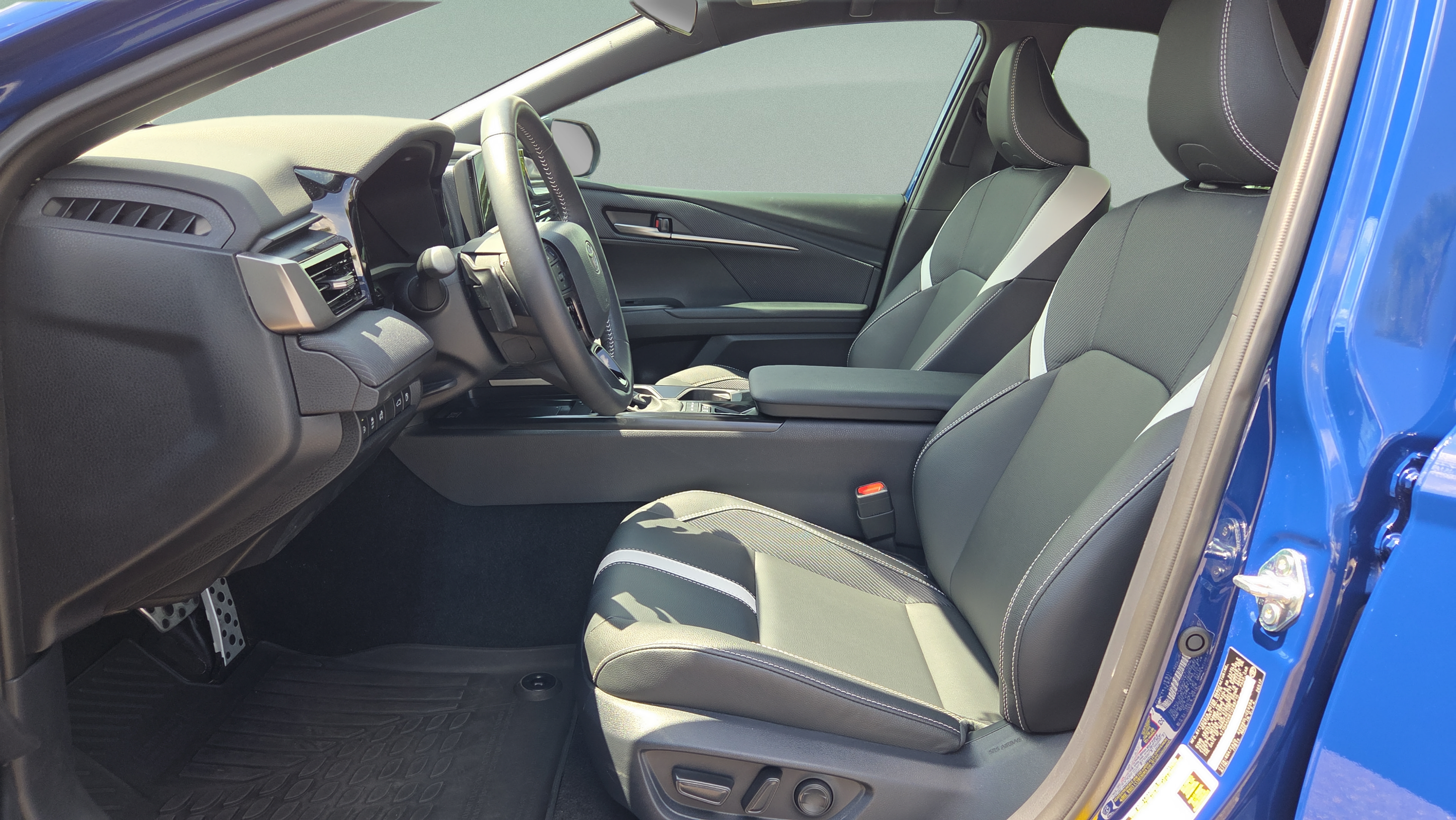 Certified 2026 Toyota Camry SE FWD image 9