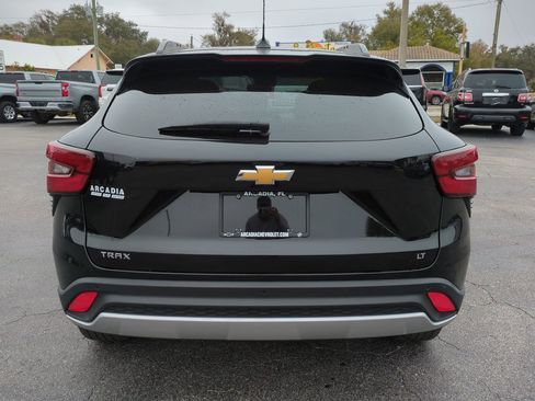 Used 2025 Chevrolet Trax LT w/ Driver Confidence Package FWD image 5