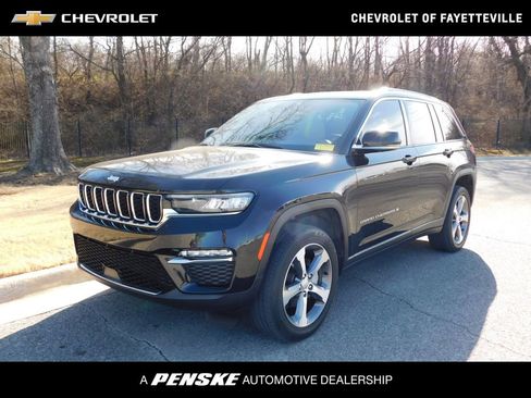 Used 2023 Jeep Grand Cherokee Limited image 1