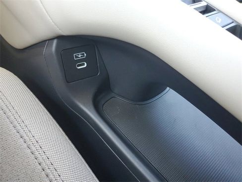 Used 2025 Honda HR-V LX image 25