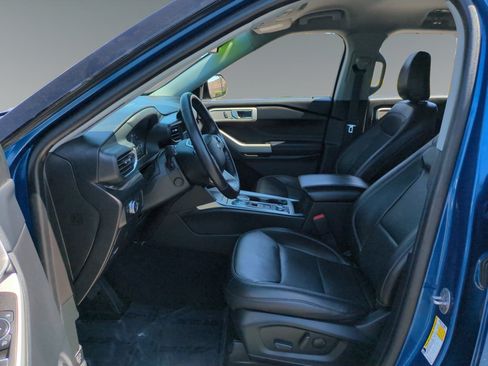 Used 2022 Ford Explorer Limited w/ Equipment Group 301A AWD/4WD image 9