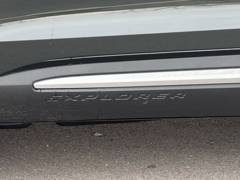 Used 2023 Ford Explorer Platinum w/ Technology Package image 45