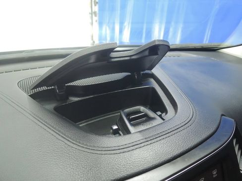 Used 2022 Jeep Cherokee Latitude Lux w/ Sun & Sound Group AWD/4WD image 17