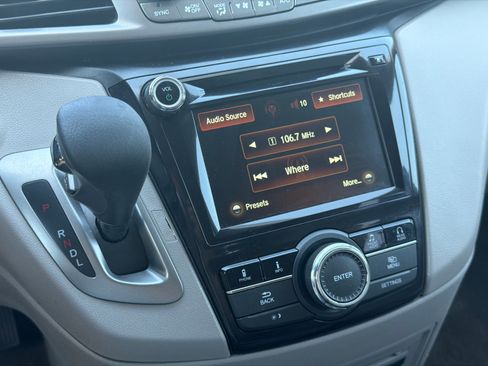 Used 2017 Honda Odyssey SE image 32