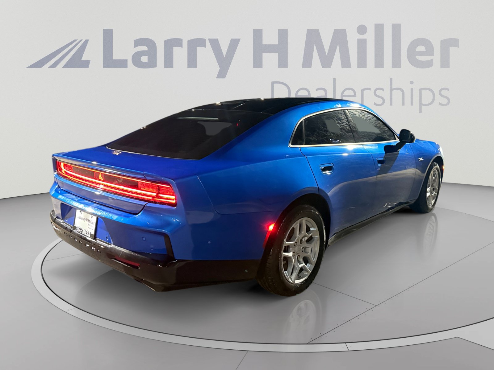 Used 2026 Dodge Charger R/T w/ Driver Convenience Group AWD/4WD image 5