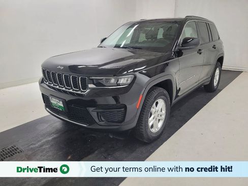 Used 2023 Jeep Grand Cherokee Laredo w/ Luxury Tech Group I AWD/4WD image 1