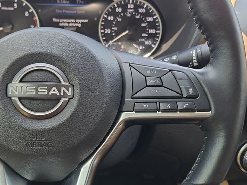 Used 2025 Nissan Sentra SV w/ SV Premium Package FWD image 23