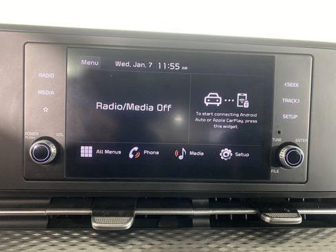 Used 2023 Kia Carnival LX image 15