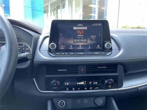 Used 2023 Nissan Rogue SV AWD/4WD image 25