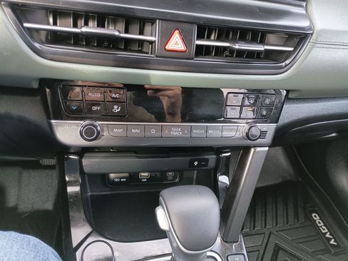 Used 2024 Kia Seltos SX w/ SX Sunroof Package image 22