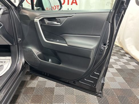 Used 2025 Toyota RAV4 XLE image 8