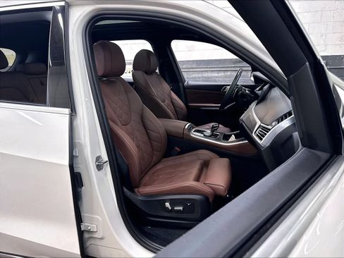 Used 2023 BMW X5 xDrive40i w/ Premium Package AWD/4WD image 10
