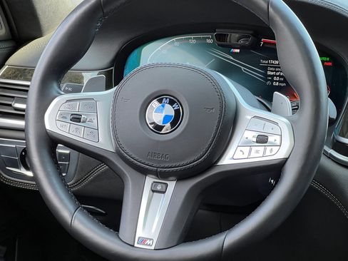 Used 2022 BMW 750i xDrive w/ M Sport Package AWD/4WD image 26
