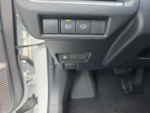 Used 2026 Toyota Prius LE FWD image 25