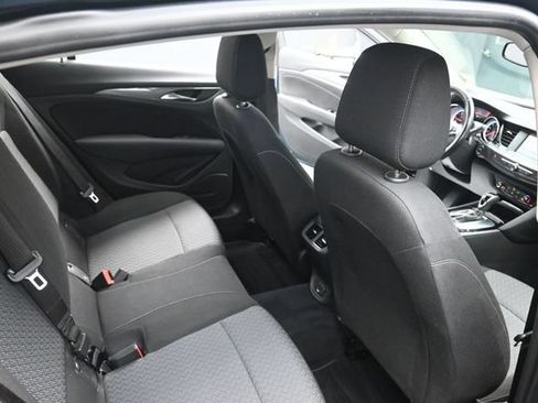 Used 2018 Buick Regal Preferred FWD image 36