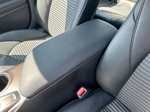 Used 2024 Toyota Camry SE image 20