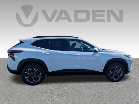 New 2026 Chevrolet Trax LT w/ Driver Confidence Package image 24