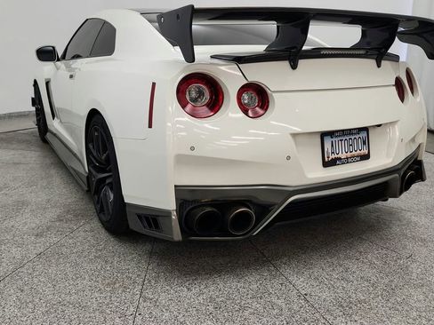 Used 2017 Nissan GT-R Premium w/ Premium Interior Package AWD/4WD image 21