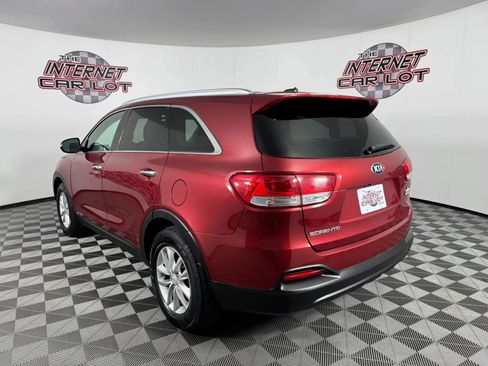 Used 2017 Kia Sorento AWD image 5