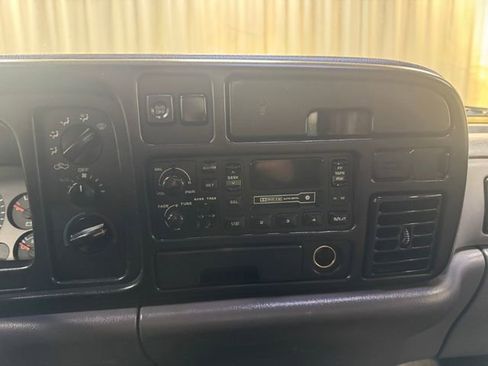 Used 1997 Dodge Ram 1500 Truck 4x4 Club Cab image 26