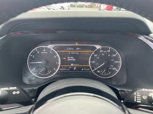 Used 2022 Nissan Pathfinder SV image 18