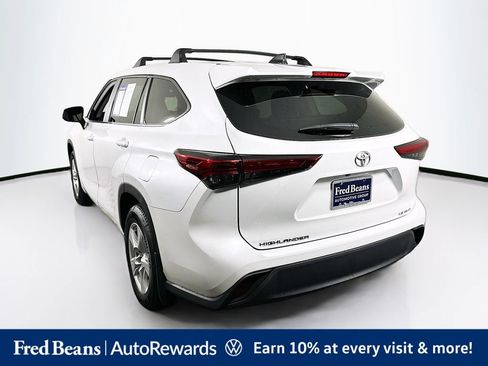 Used 2023 Toyota Highlander LE AWD/4WD image 35