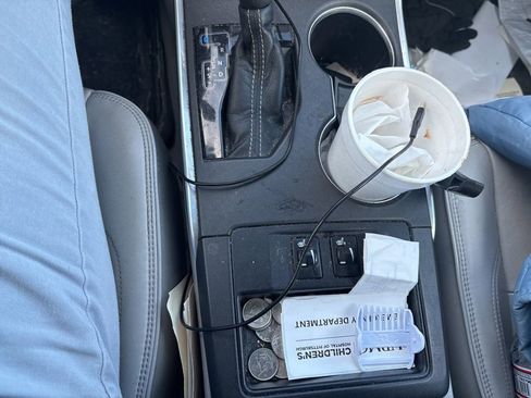 Used 2015 Toyota Camry XLE w/ Moonroof Package image 21