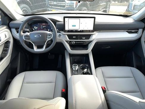 New 2026 Ford Explorer Active w/ Active Comfort Package image 10