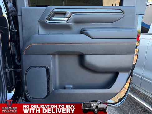 Used 2024 GMC Sierra 2500 AT4 image 24