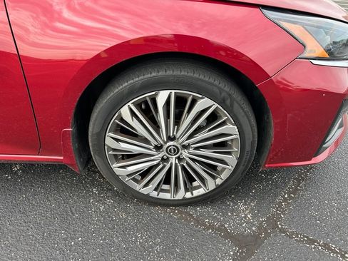 Used 2023 Nissan Altima 2.5 SL AWD/4WD image 2