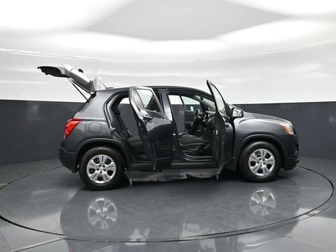 Used 2016 Chevrolet Trax LS FWD image 4