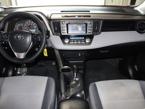 Used 2015 Toyota RAV4 XLE AWD/4WD image 17
