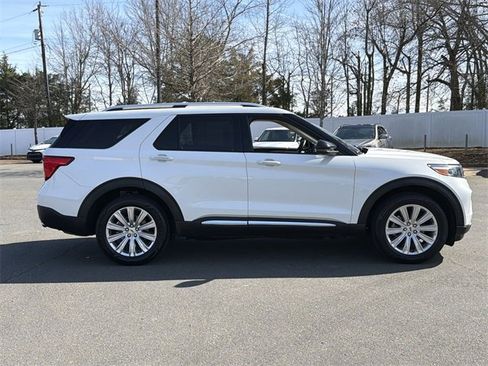 Used 2022 Ford Explorer Limited w/ Limited Technology Package image 13