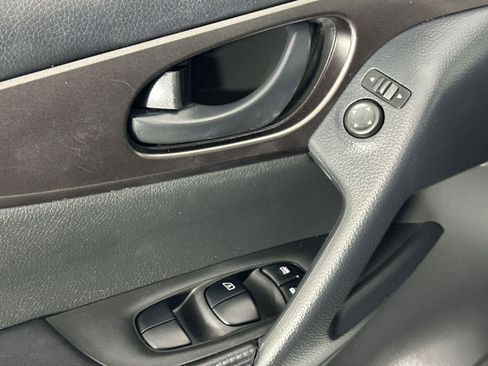 Used 2021 Nissan Rogue Sport S FWD image 13