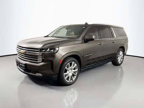 Used 2021 Chevrolet Suburban High Country image 3