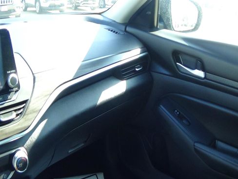 Used 2025 Nissan Altima 2.5 SV FWD image 26