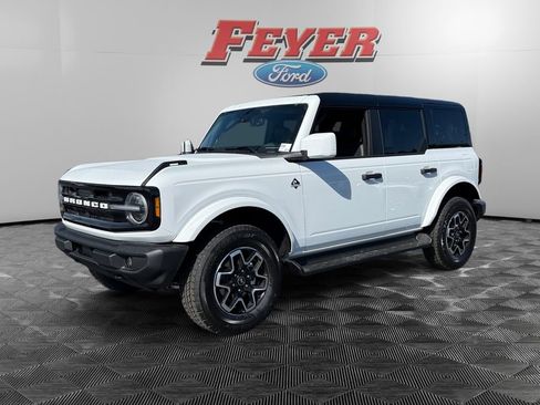 New 2026 Ford Bronco Outer Banks AWD/4WD image 1