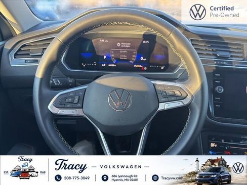 Certified 2023 Volkswagen Tiguan SE w/ Panoramic Sunroof Package AWD/4WD image 12