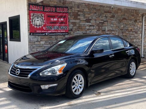 Used 2015 Nissan Altima 2.5 S w/ Power Driver Seat Package FWD image 2