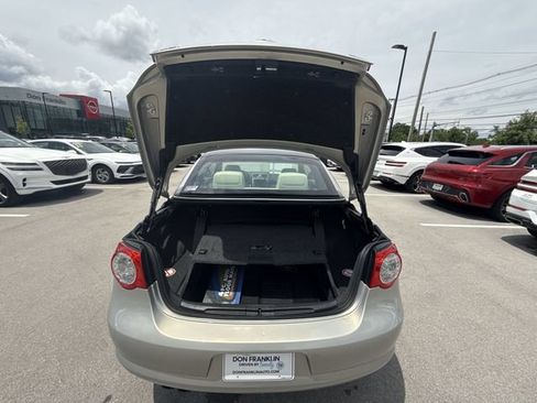 Used 2010 Volkswagen Eos Komfort FWD image 21
